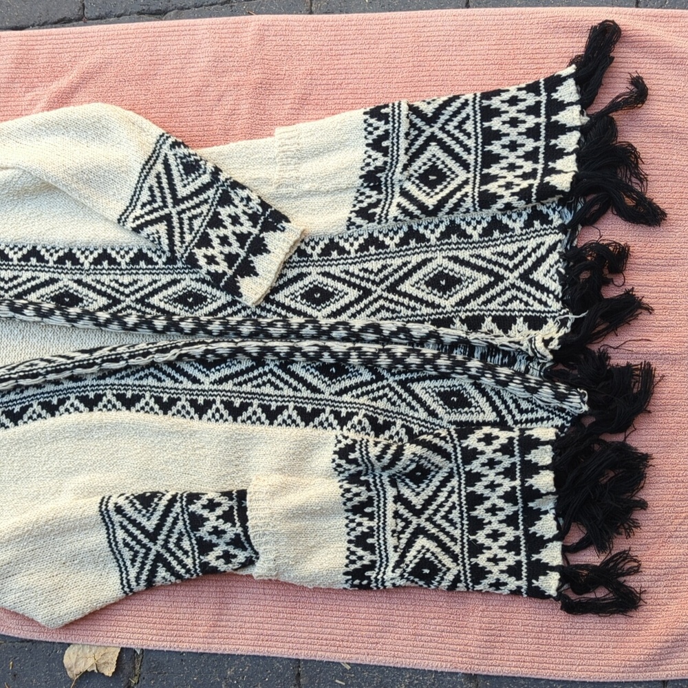 Aztec Pattern Knit Open-Front Fringe Cardigan, Size L - Picture 15 of 15